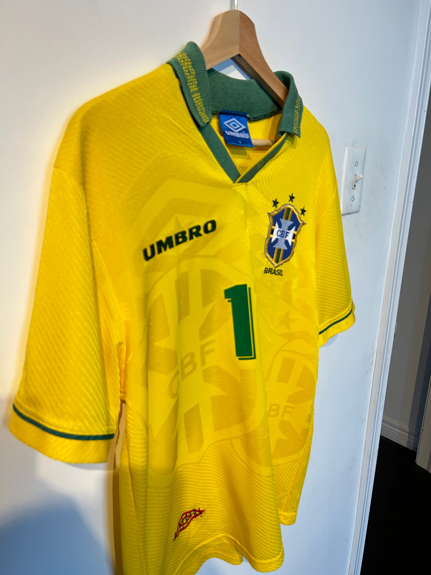 Brazil 1993-94 Home Shirt - Romario #11 - M