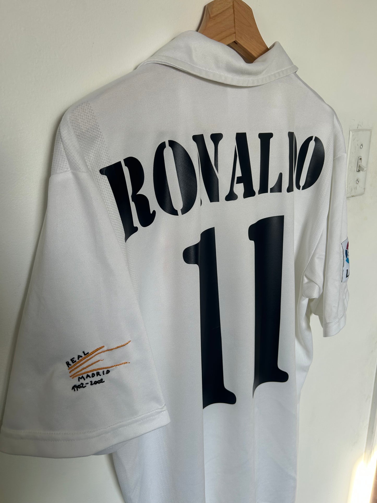 Real Madrid 2002-03 Home Shirt - Ronaldo #11 - M