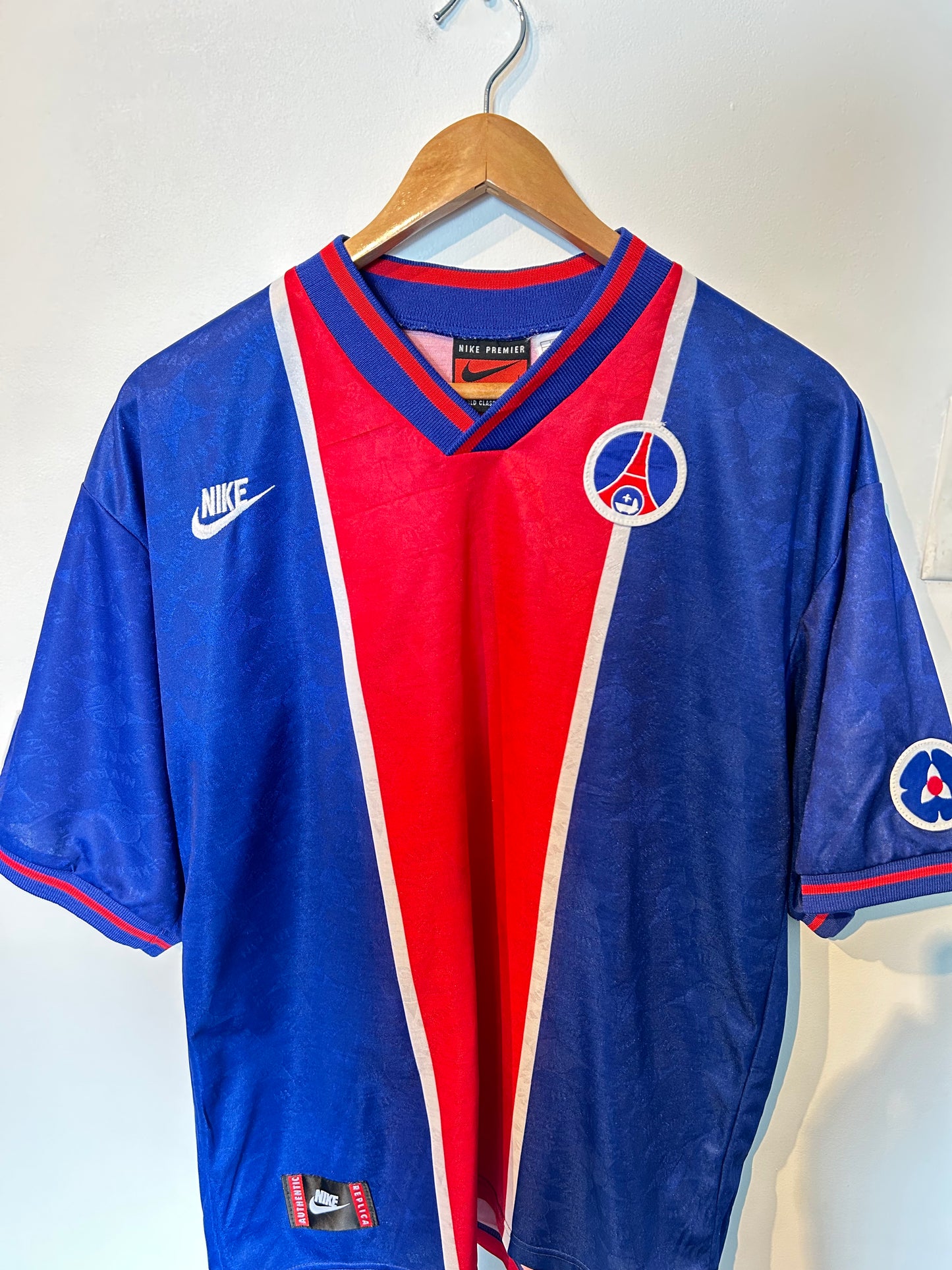 PSG 1995-96 Home Shirt - Djorkaeff #6 - L