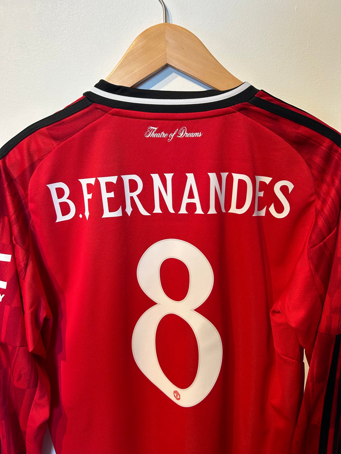 Manchester United 2025-26 Home Shirt L/S - B. Fernandes #8 - S BNWT