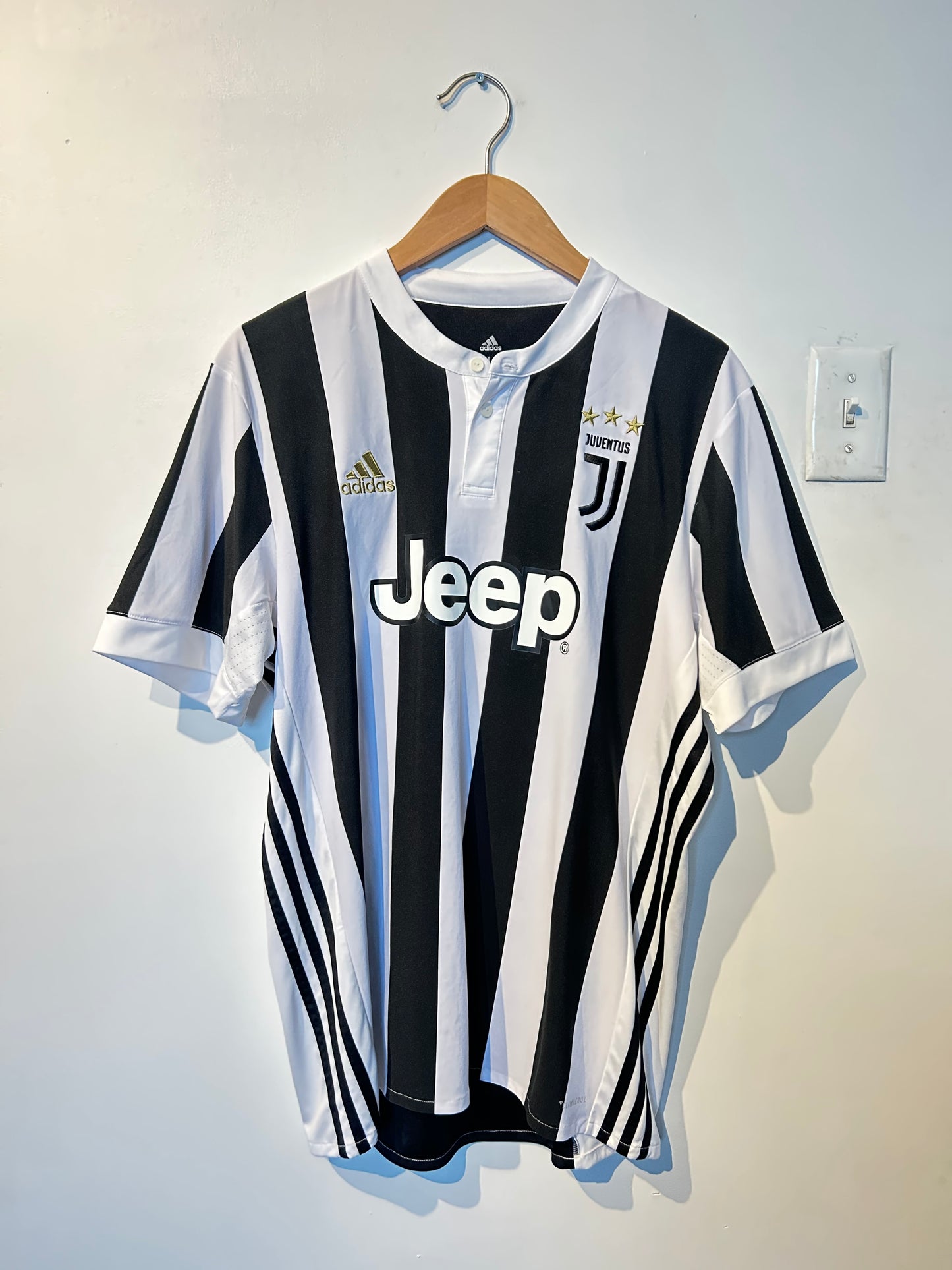 Juventus 2017-18 Home Shirt - Dybala #10 - L