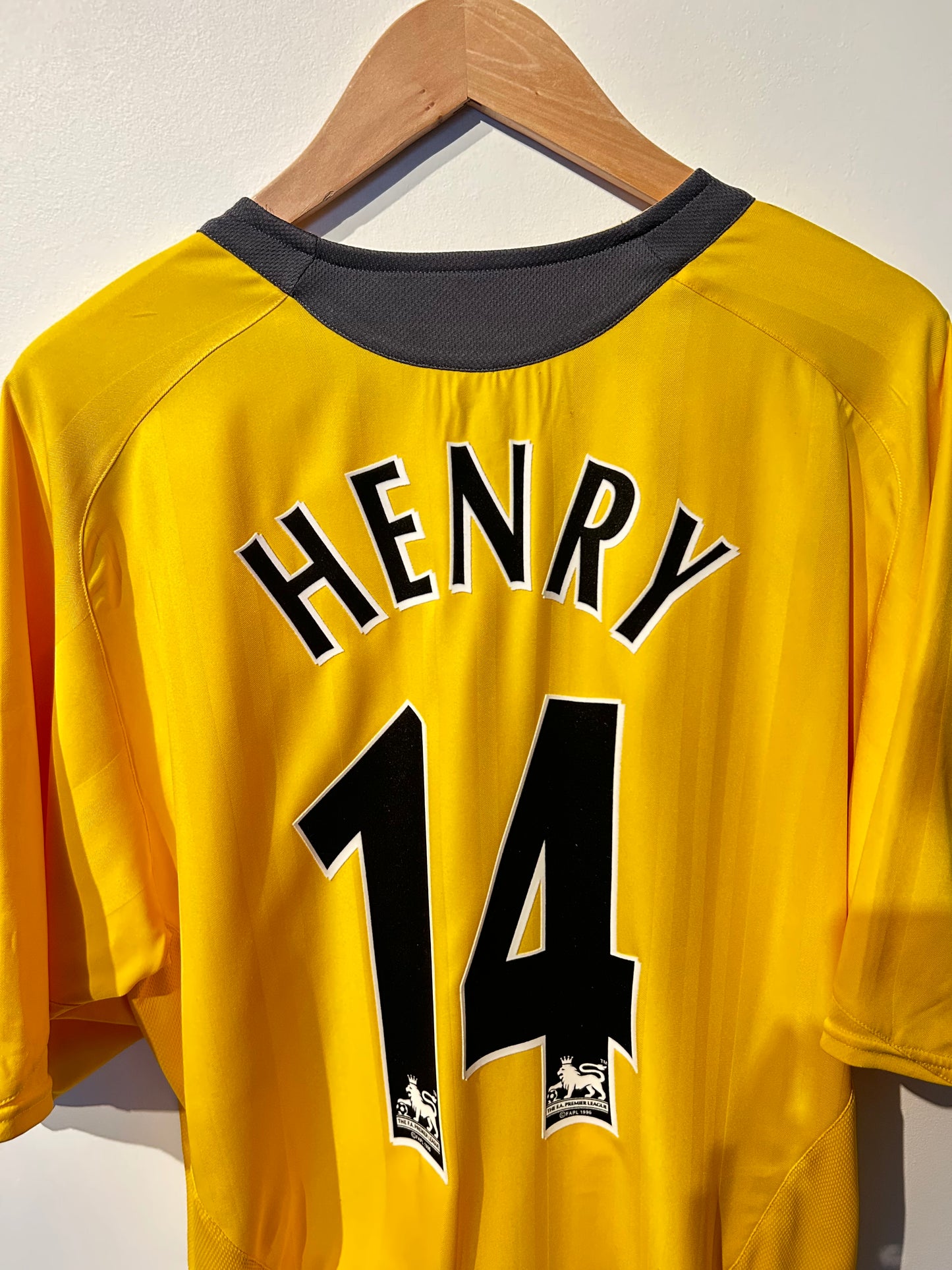Arsenal 2005-06 Away Shirt - Henry #14 - XL
