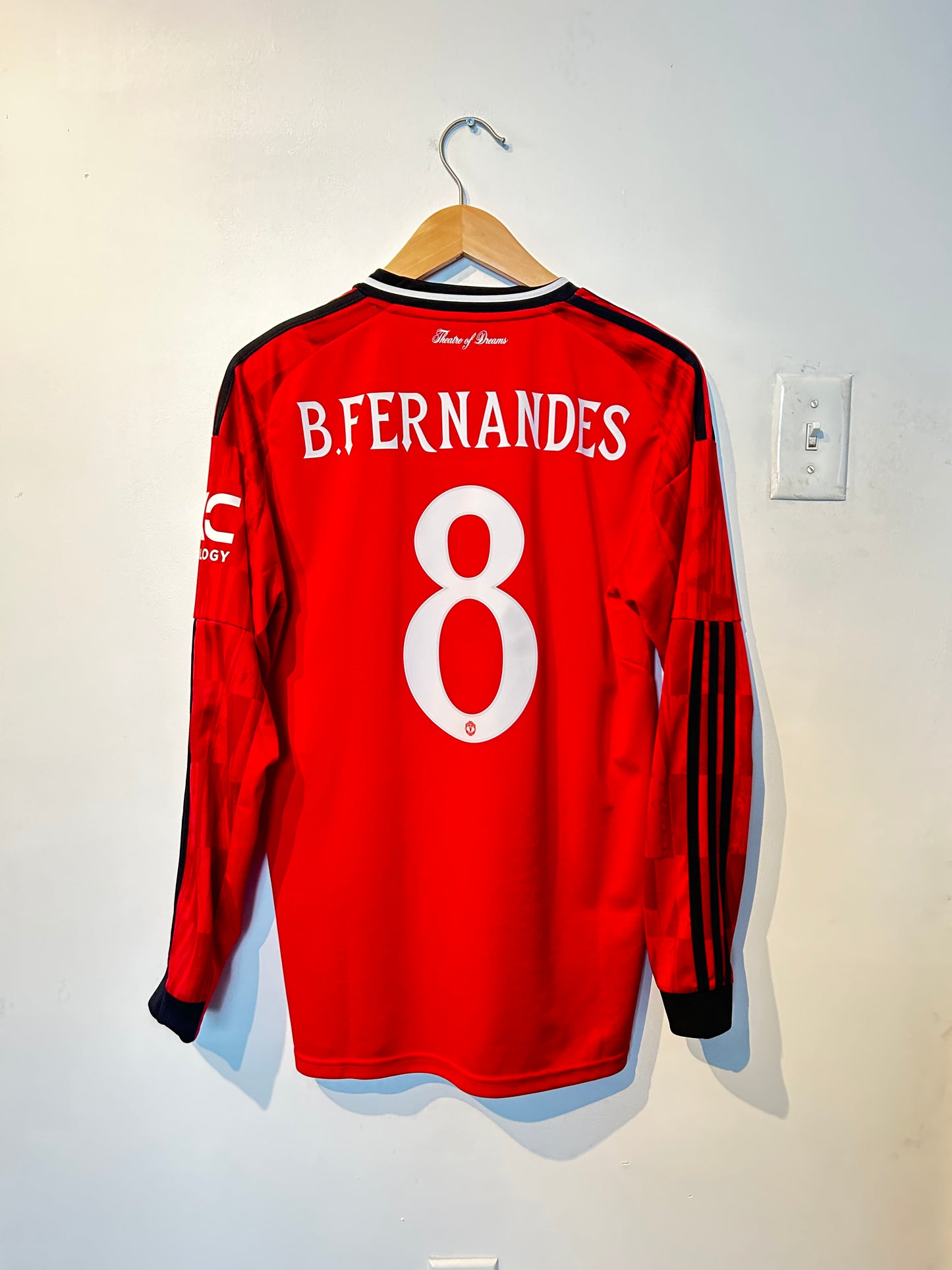 Manchester United 2025-26 Home Shirt L/S - B. Fernandes #8 - S BNWT