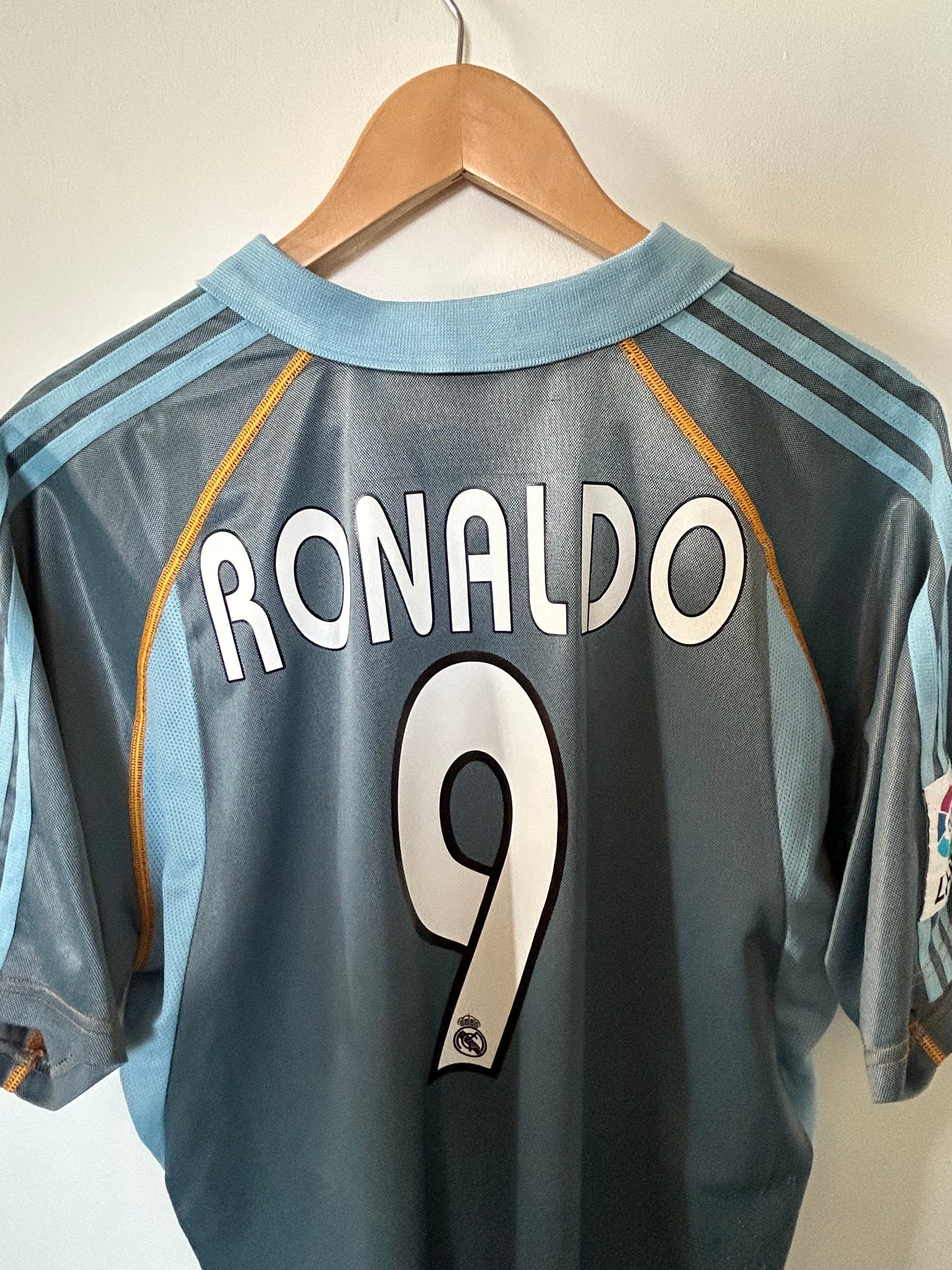 Real Madrid 2003-04 Third Shirt - Ronaldo #9 - M