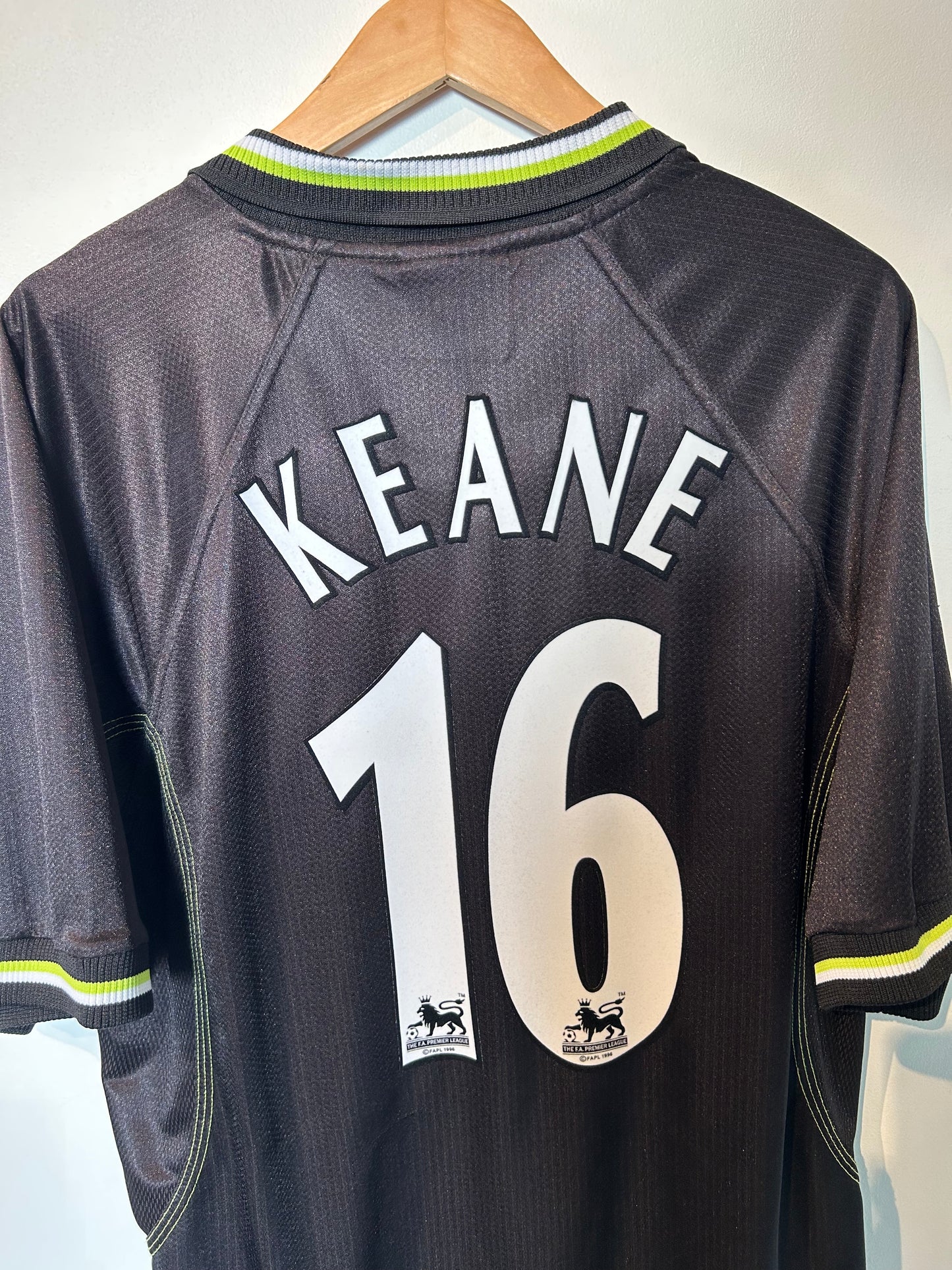 Manchester United 1998-99 Third Shirt - Keane #16 - XL