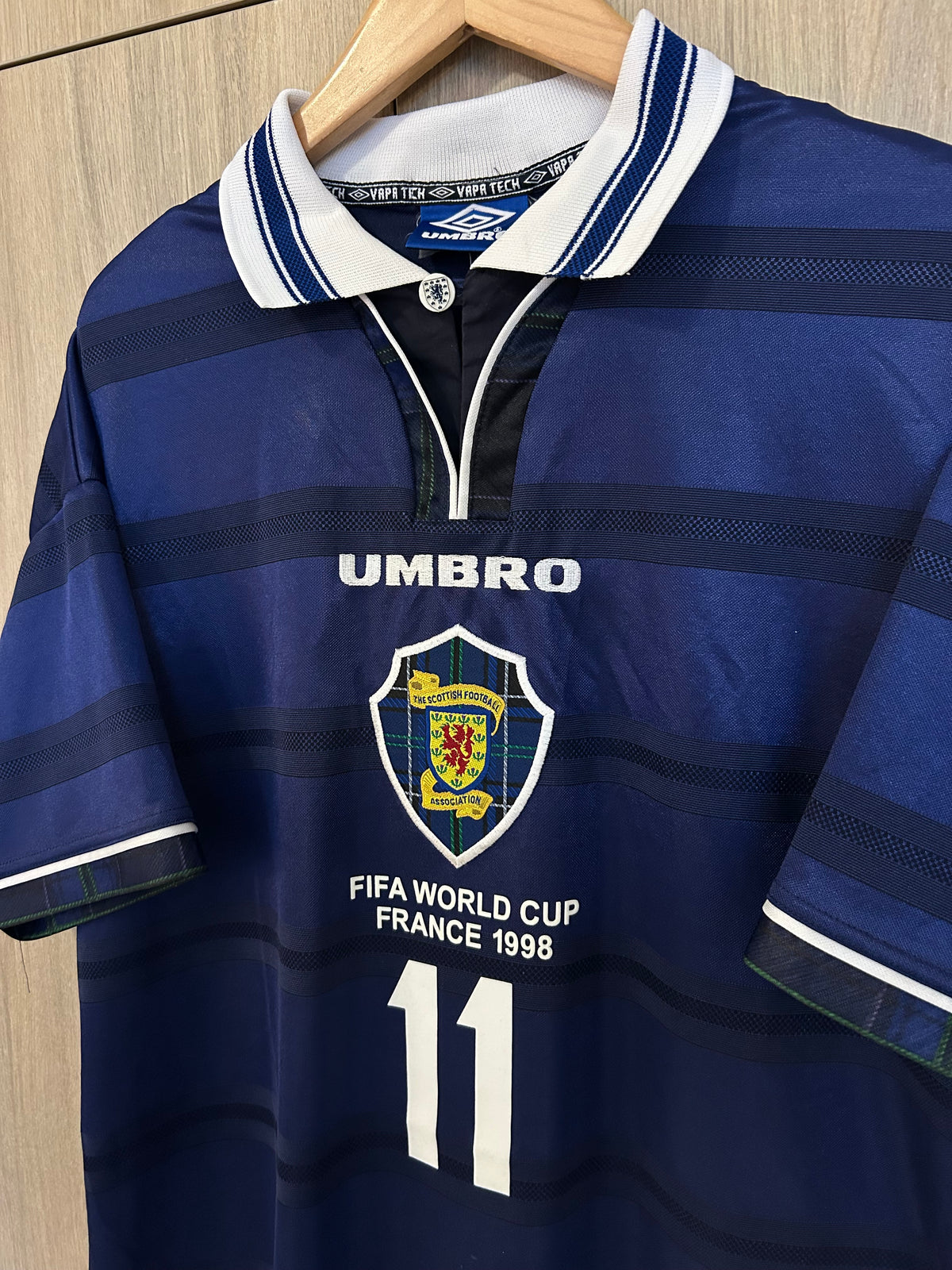 Scotland 1998-00 Home Shirt - Collins #11 - M