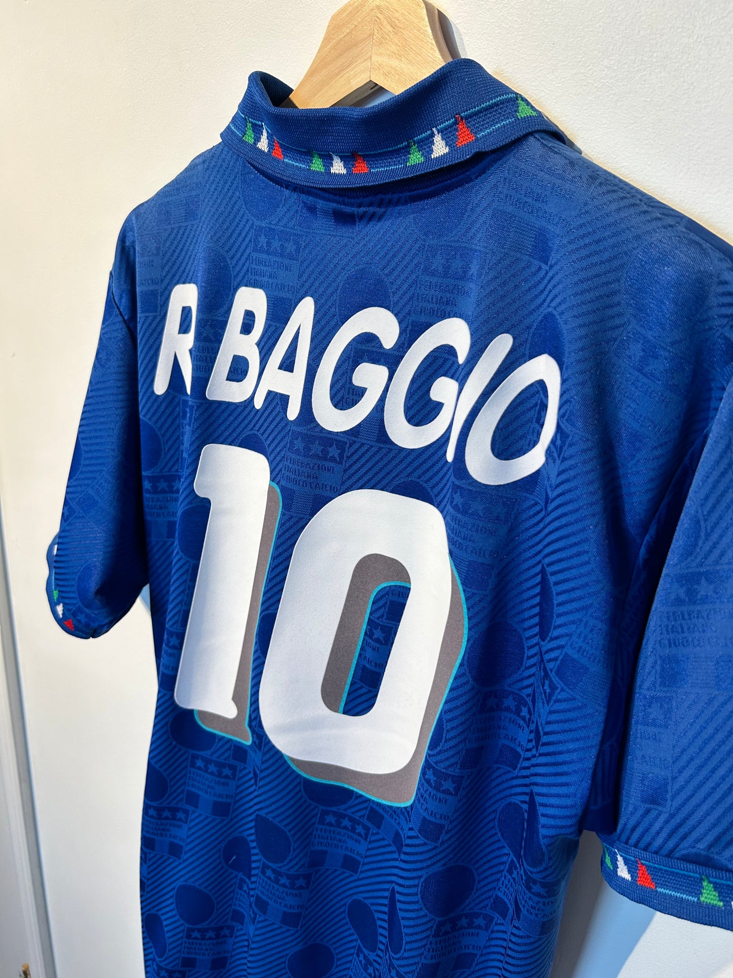 Italy 1994 Home Shirt - R. Baggio #10 - L