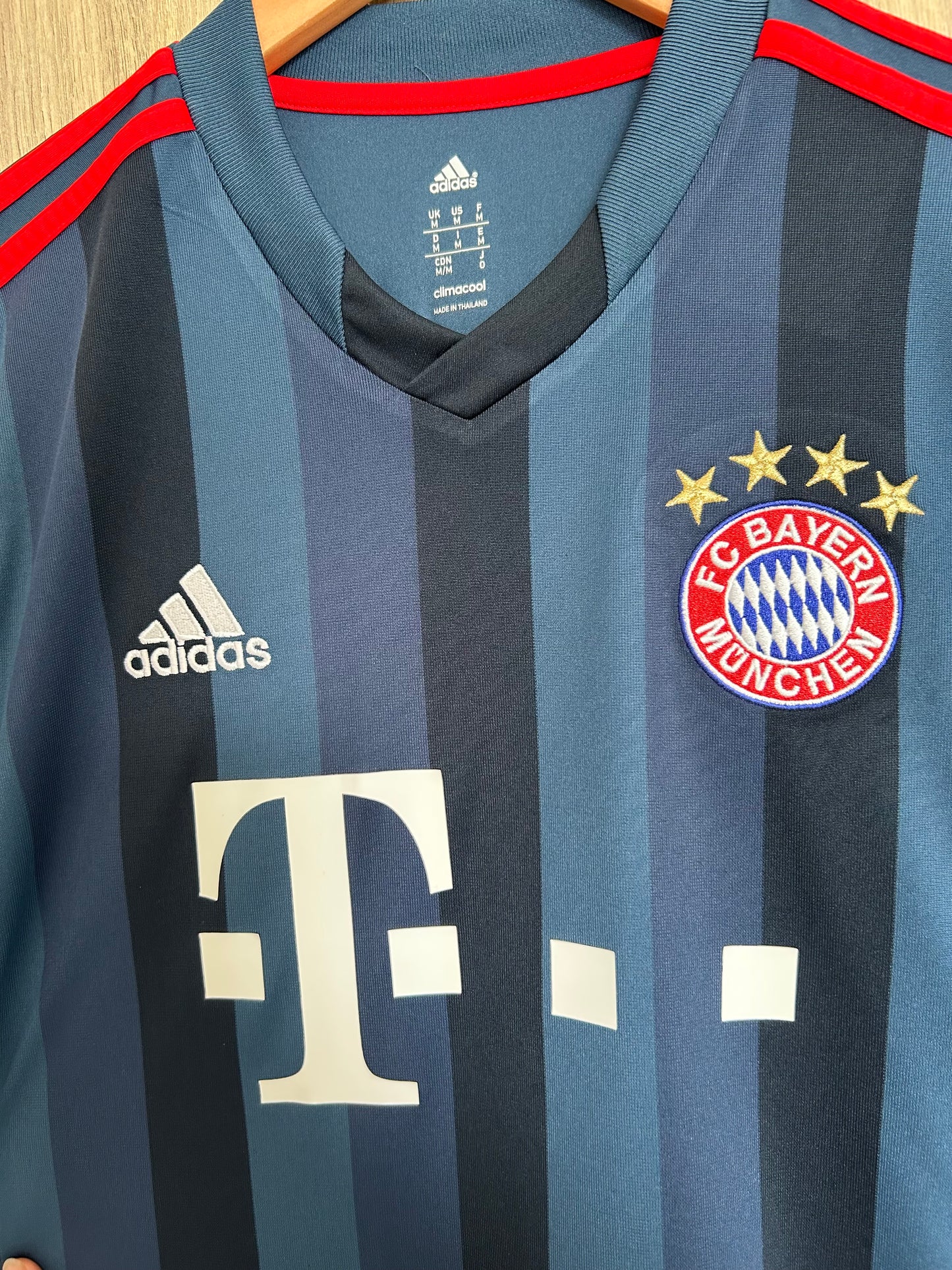 Bayern Munich 2013-14 Third Shirt - Schweinsteiger #31 - M