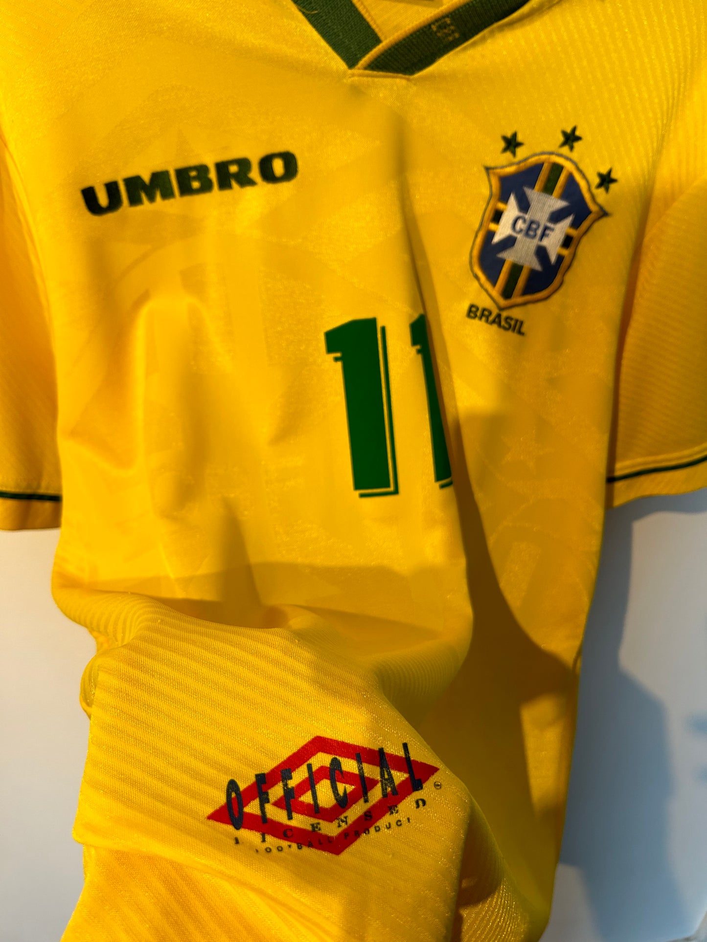 Brazil 1993-94 Home Shirt - Romario #11 - M