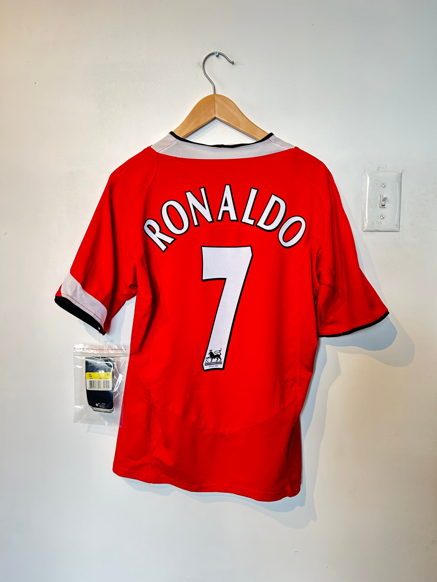 Manchester United 2004-06 Home Shirt - Ronaldo #7 - S