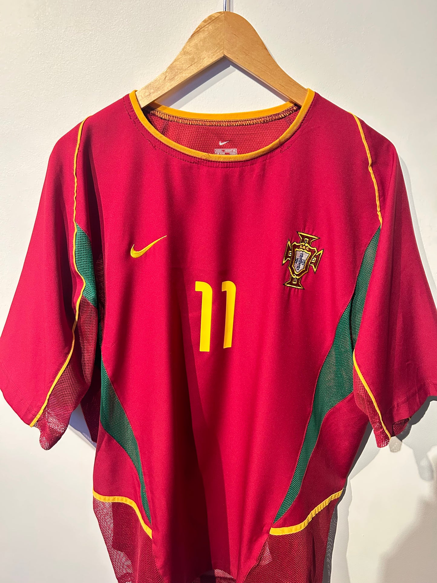 Portugal 2002-04 Home Shirt - C.Ronaldo #11 - L