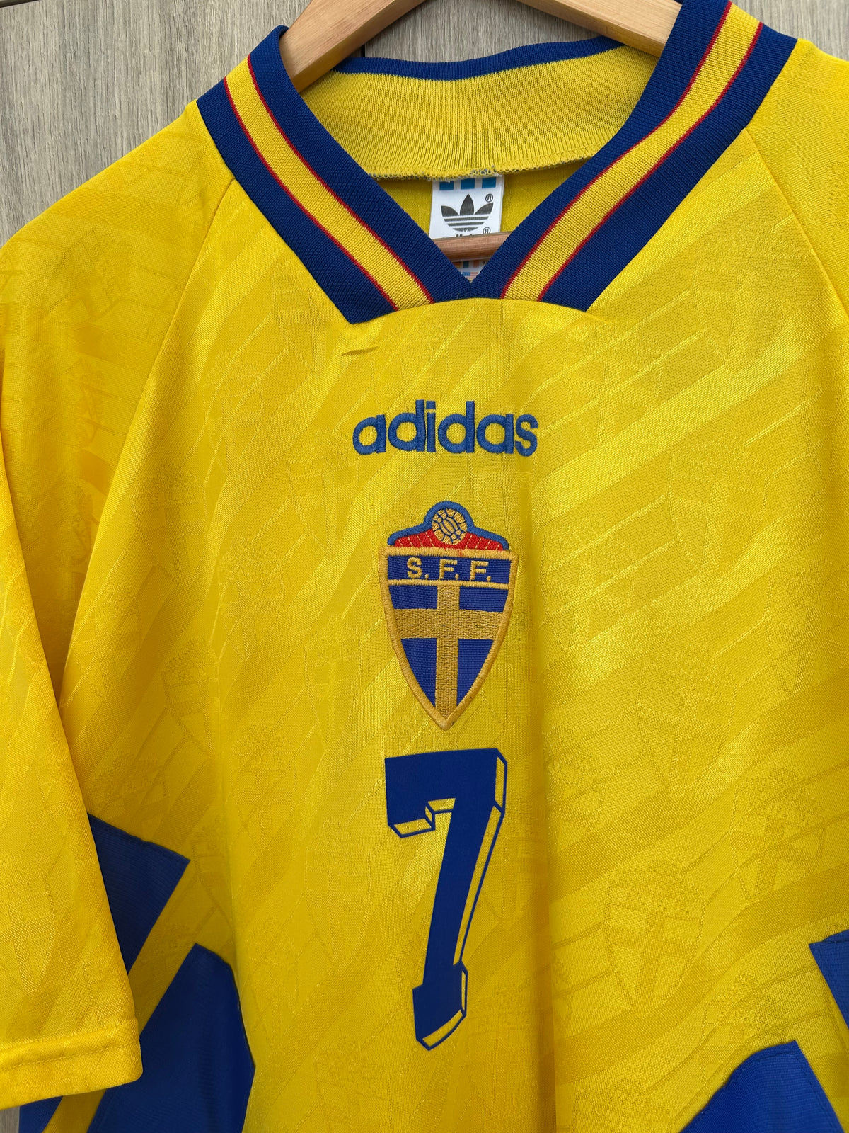 Sweden 1994-96 Home Shirt - Larsson #7 - XL