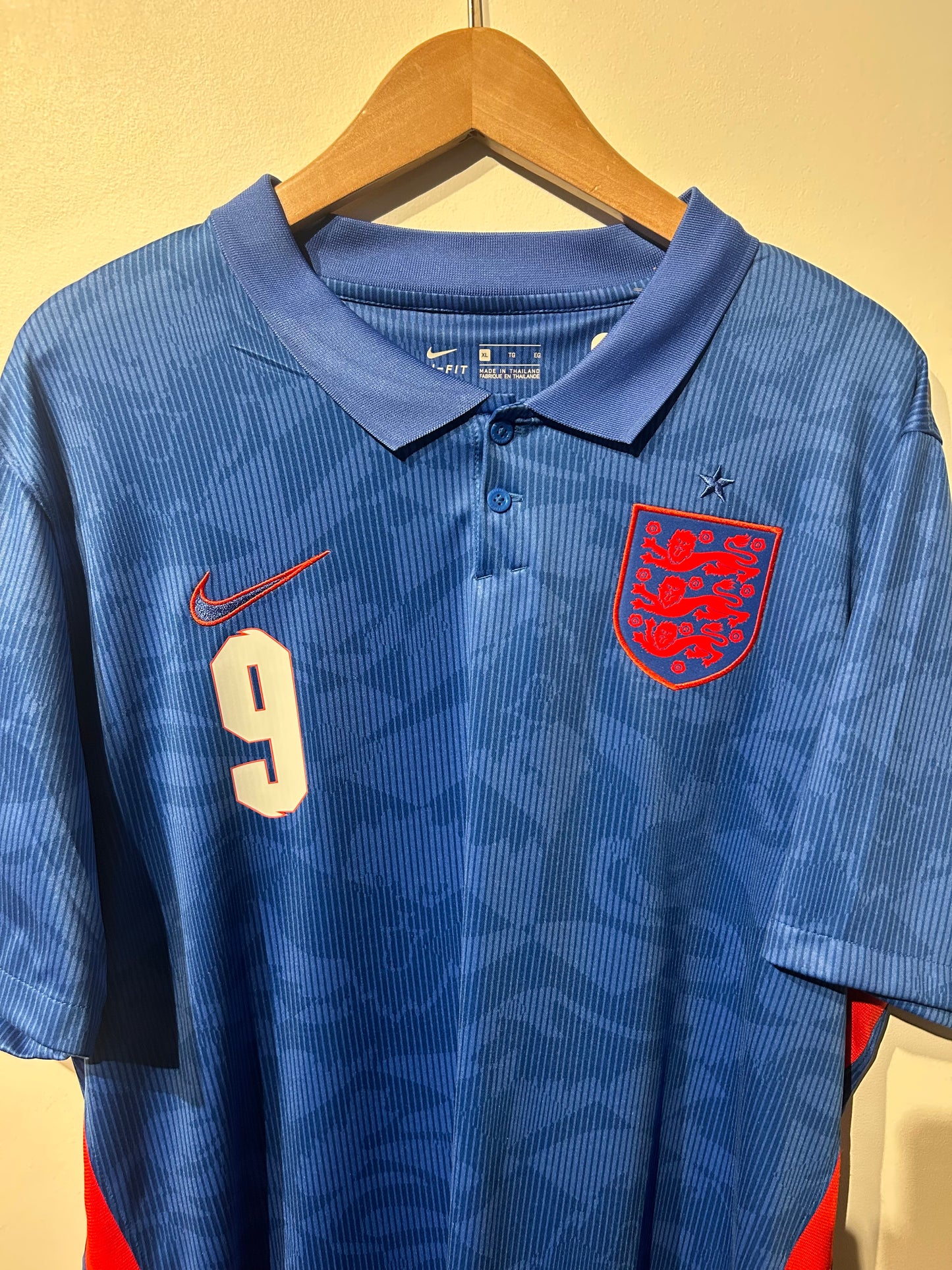 England 2020-21 Away Shirt - Kane #9 - XL