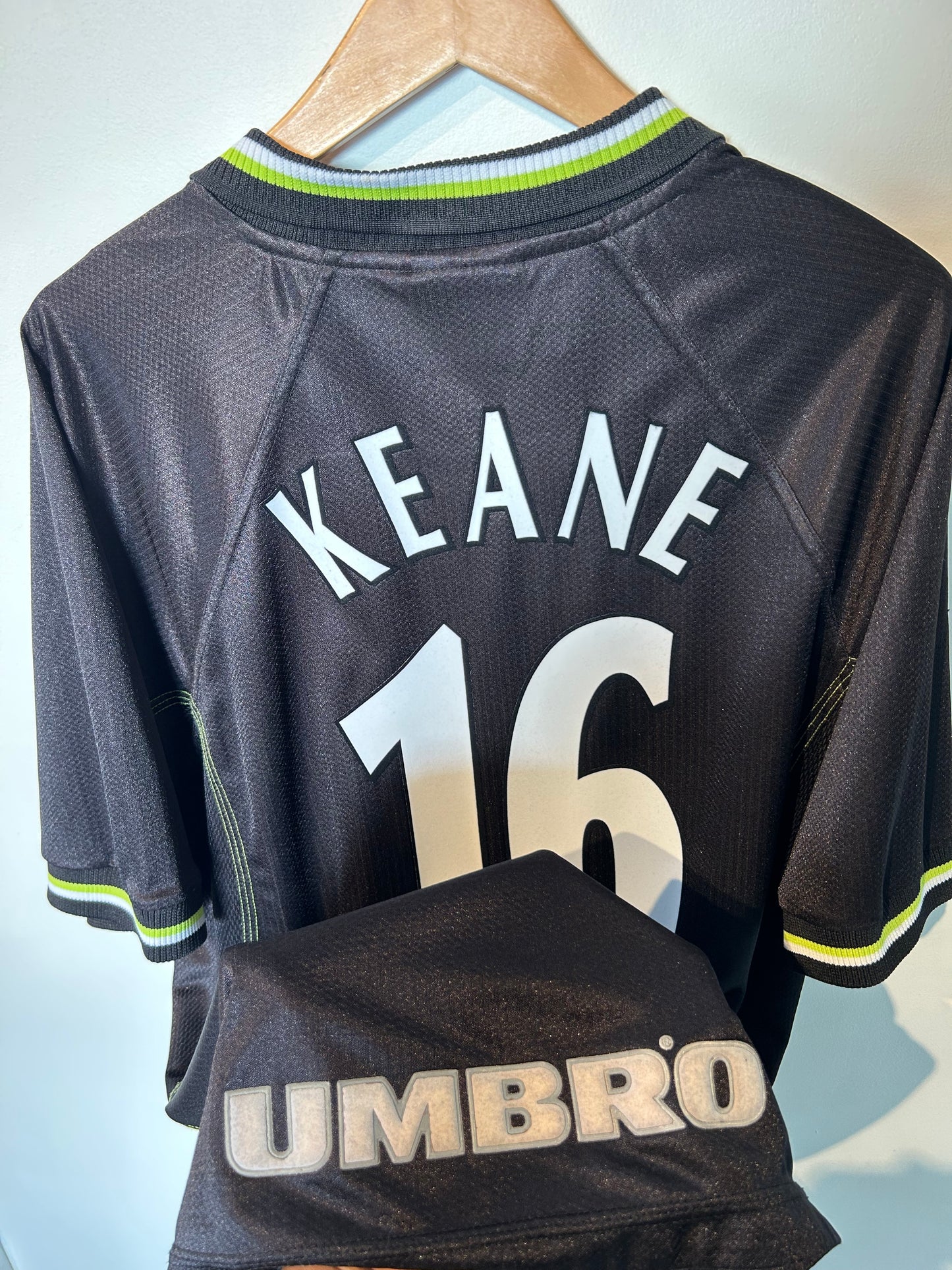 Manchester United 1998-99 Third Shirt - Keane #16 - XL