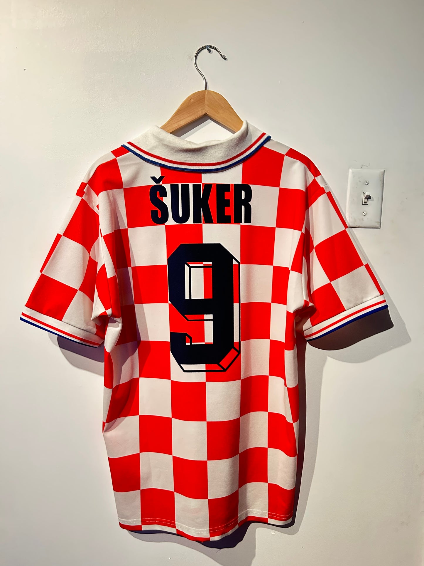 Croatia 1996-98 Home Shirt - Suker #9 - L