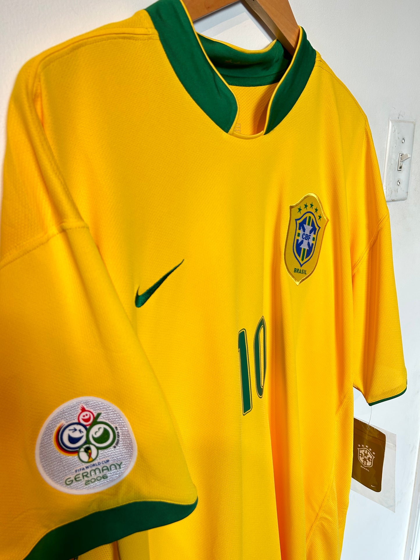 Brazil 2006-08 Home Shirt BNWT - Ronaldinho #10 - 3XL