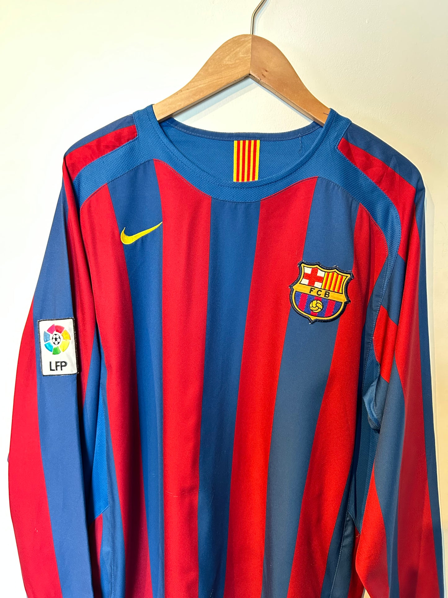 FC Barcelona 2005-06 Home Shirt L/S - V. Bommel #17 - L