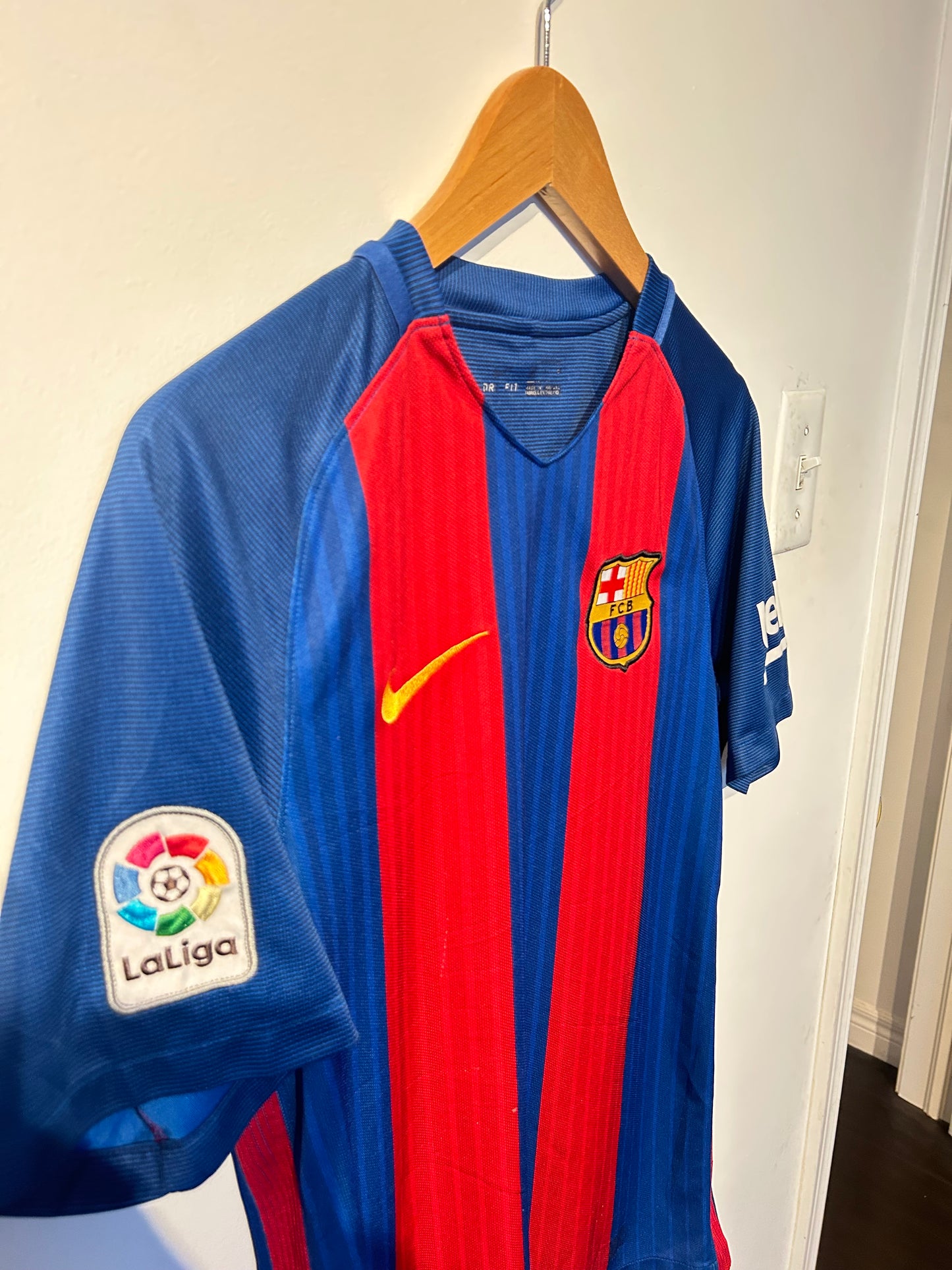 Barcelona 2016-17 Home Shirt - Messi #10 - S