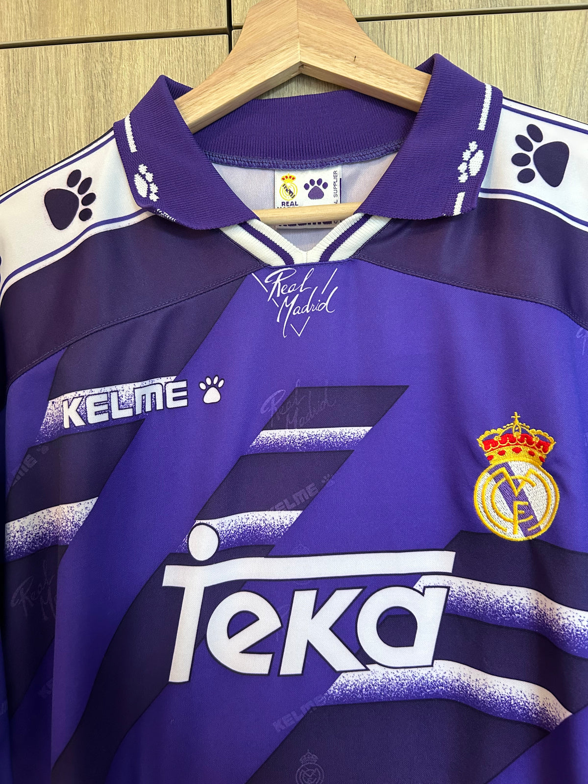 Real Madrid 1994-96 Away Shirt - Raul #17 - L