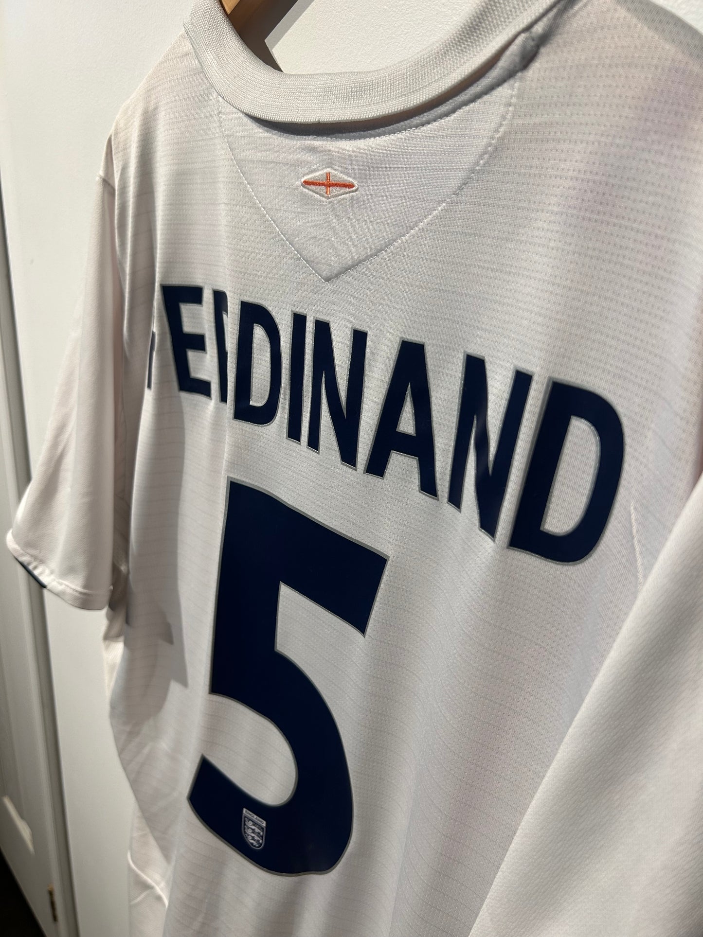 England 2005-07 Home Shirt - Ferdinand #5 - XL