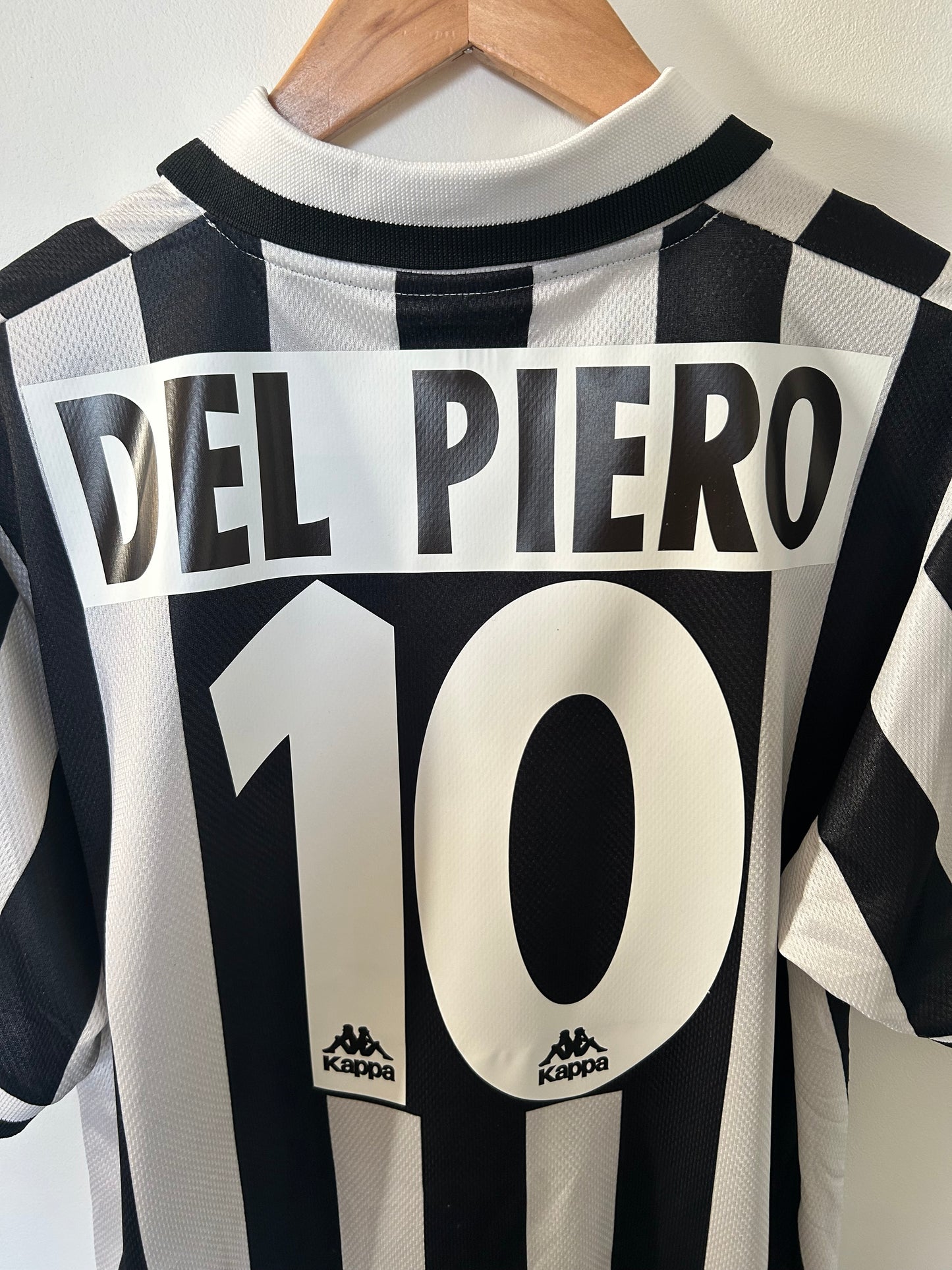Juventus 1996-97 Home Shirt - Del Piero #10 - M