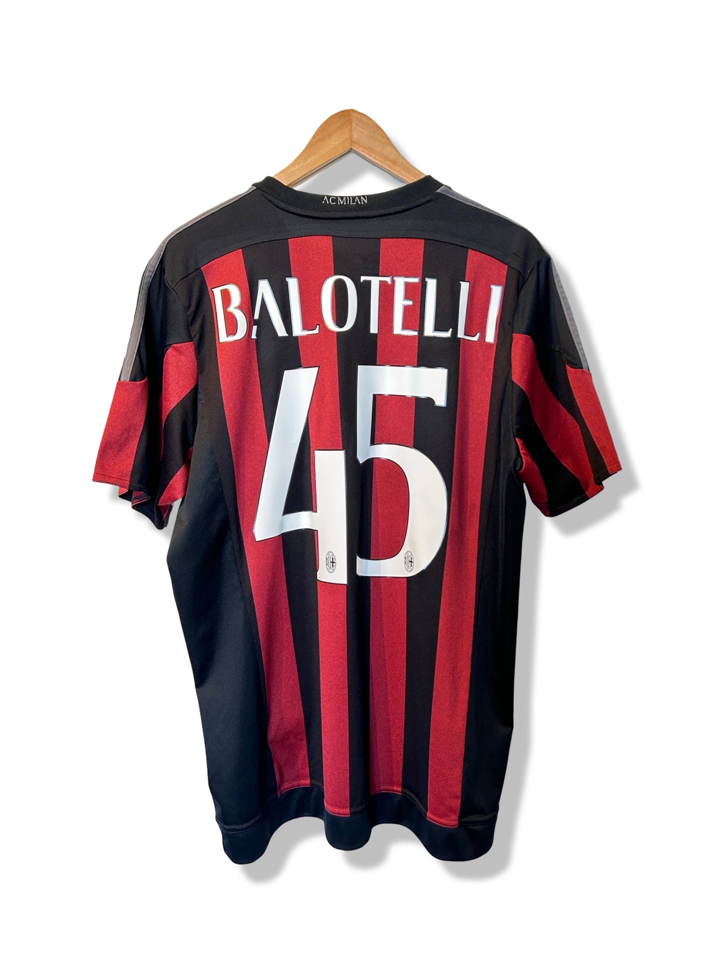 AC Milan 2015-16 Home Shirt - Balotelli #45 - L