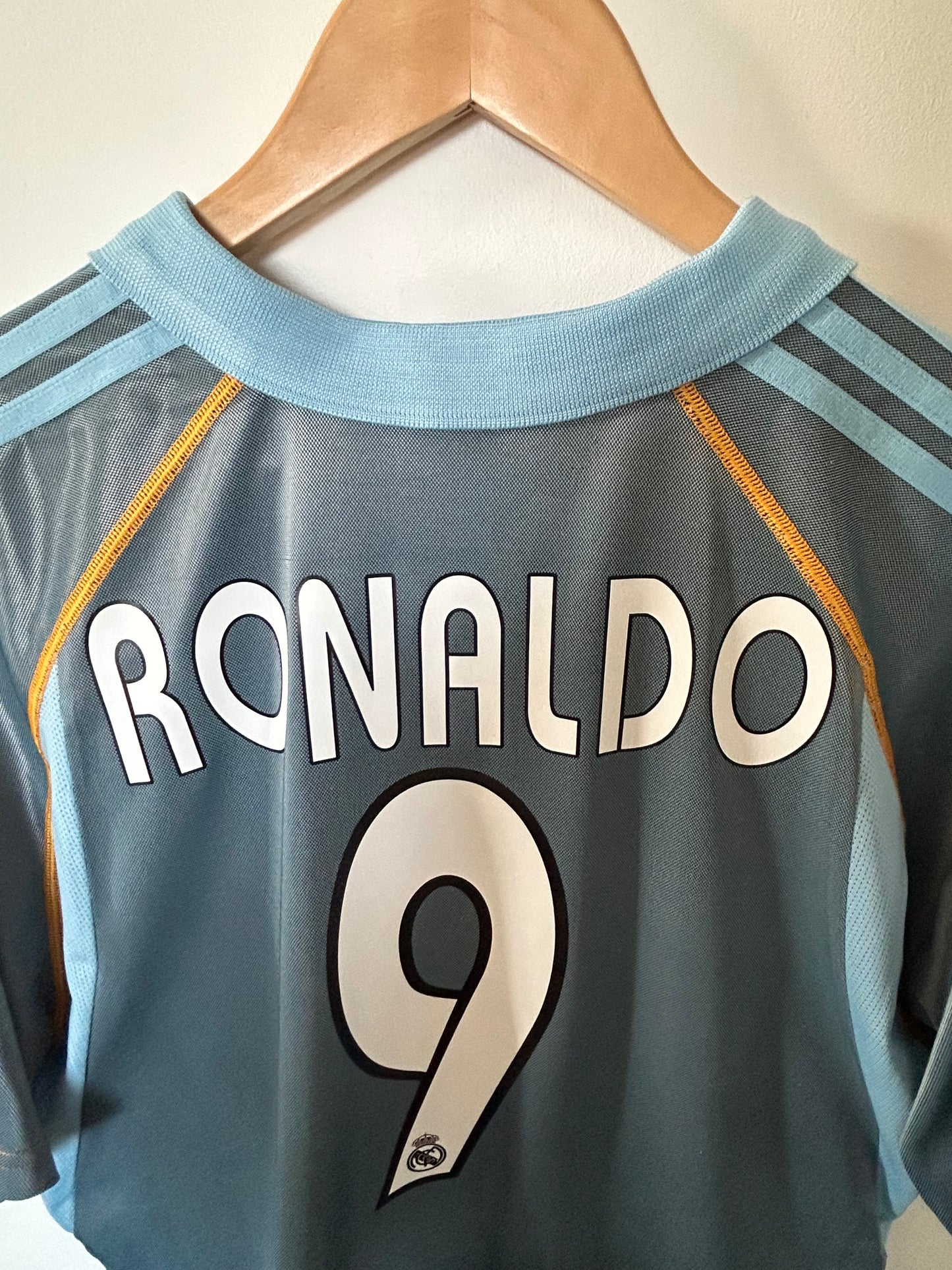 Real Madrid 2003-04 Third Shirt - Ronaldo #9 - M