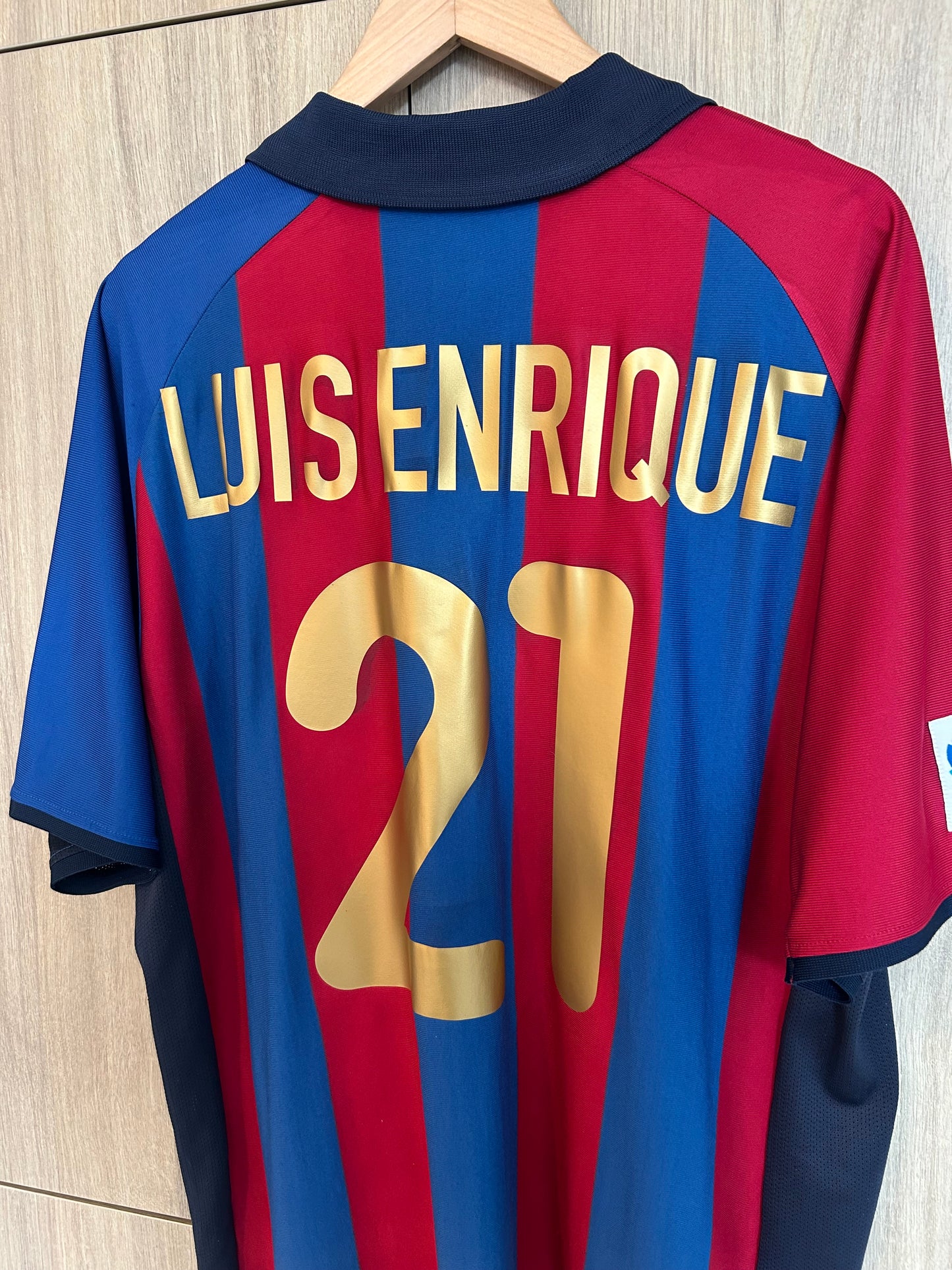 Barcelona 2001-02 Home Shirt - Luis Enrique #21 - XL