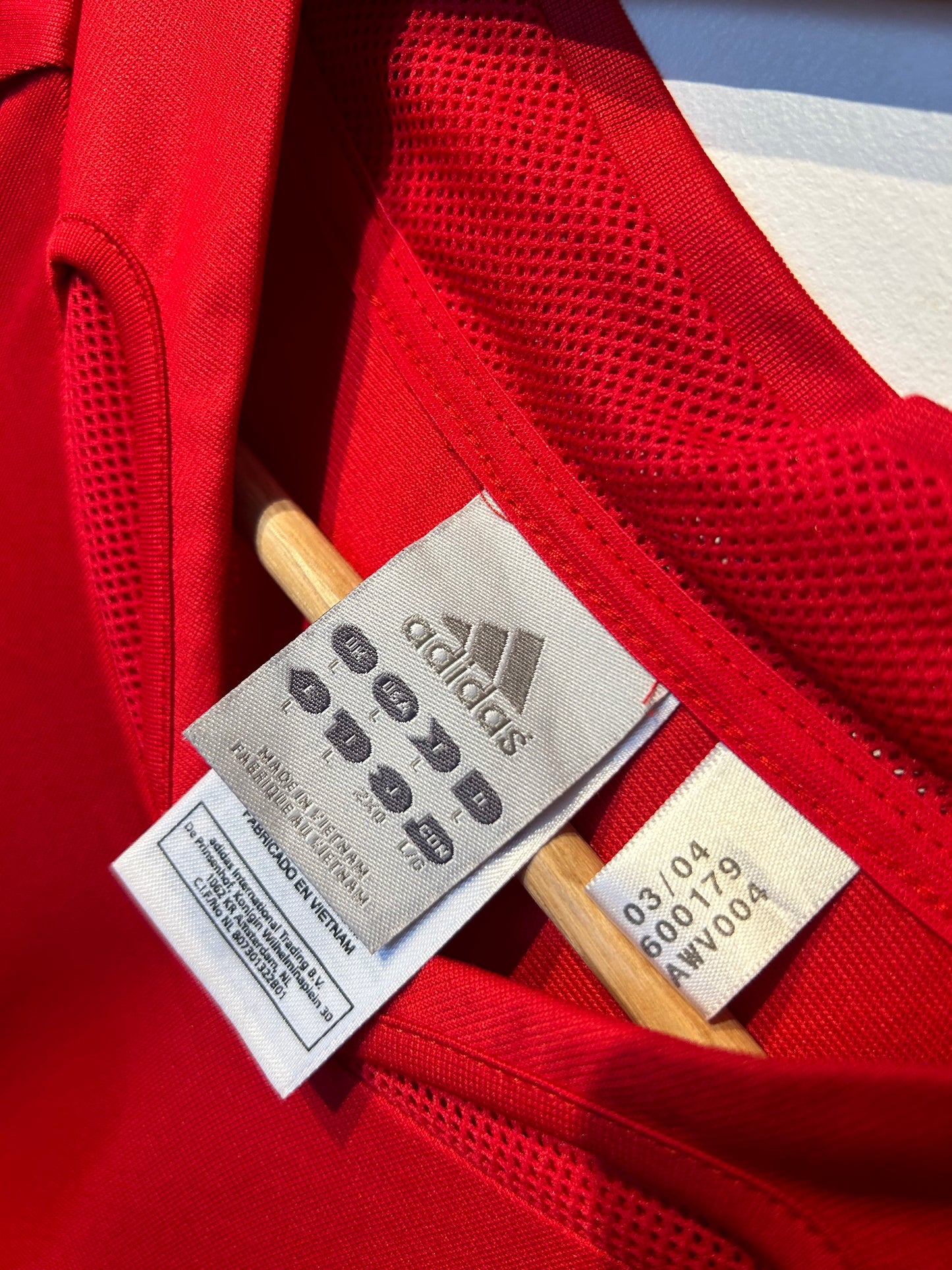 Spain 2004-06 Home Shirt - Raul - L