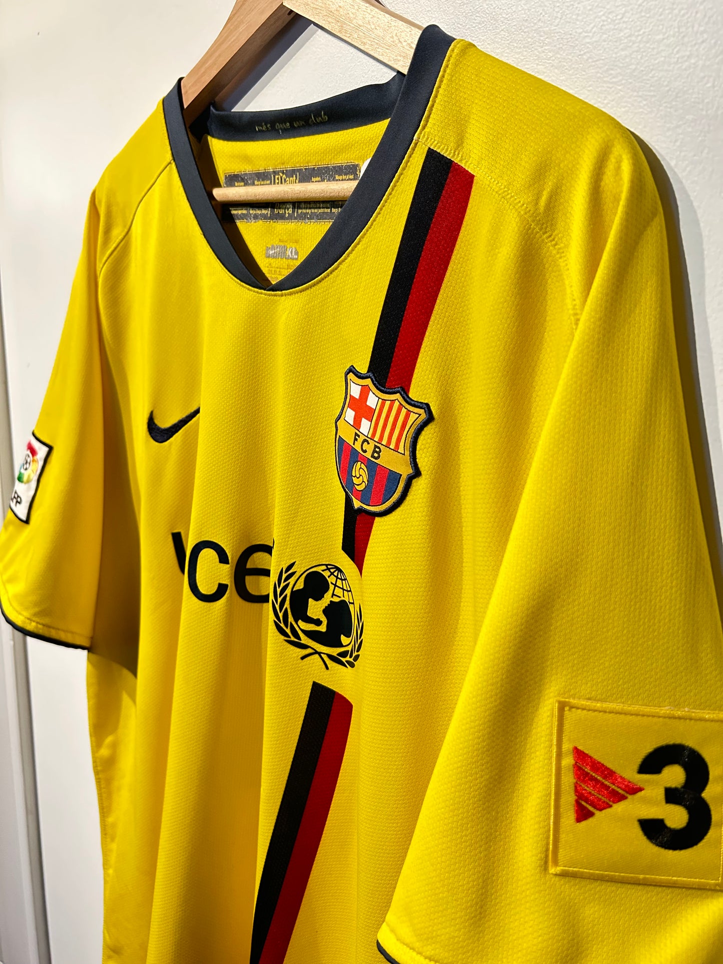 Barcelona 2008-09 Away Shirt - A.Iniesta #8 - XL