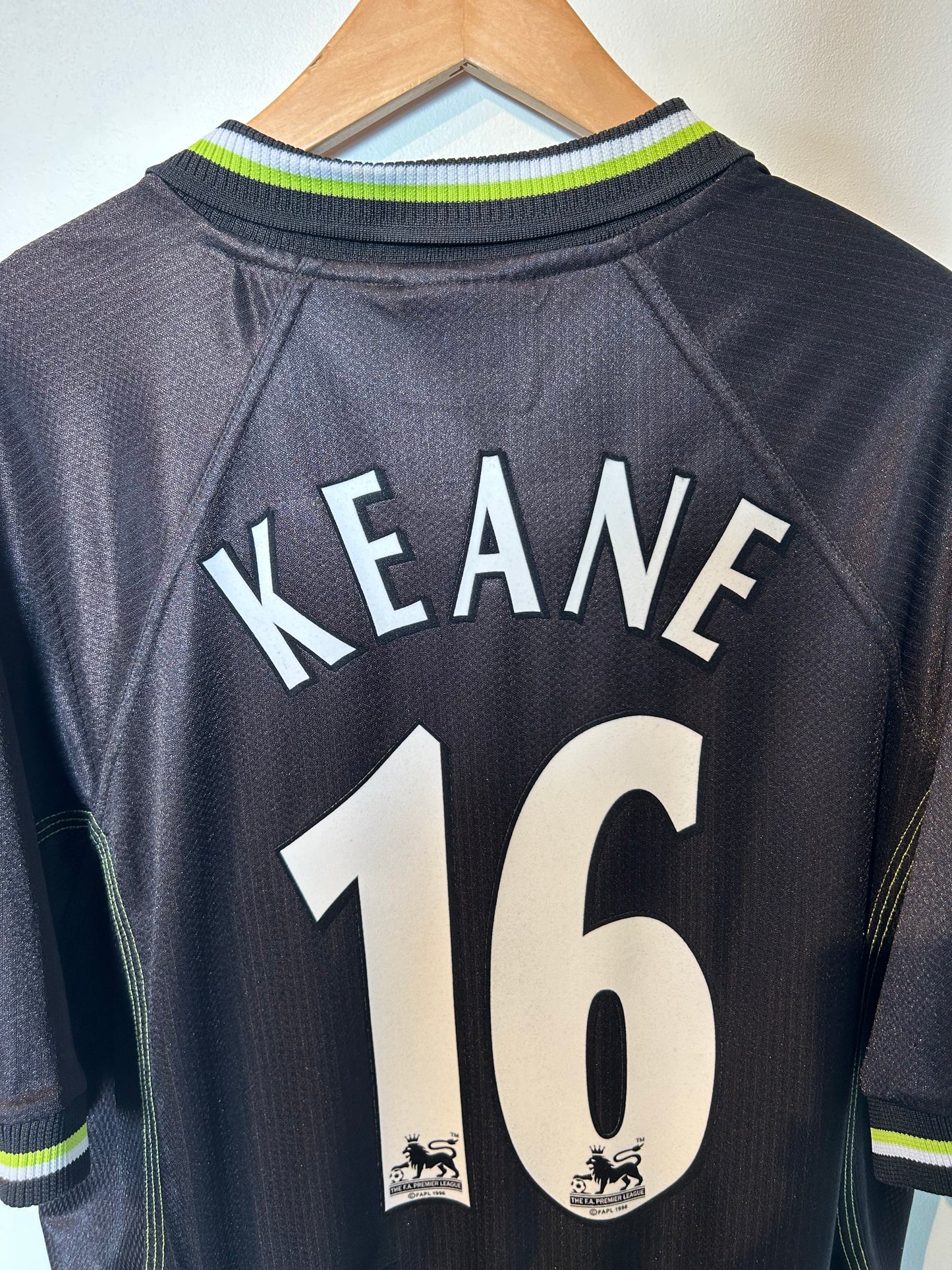 Manchester United 1998-99 Third Shirt - Keane #16 - XL