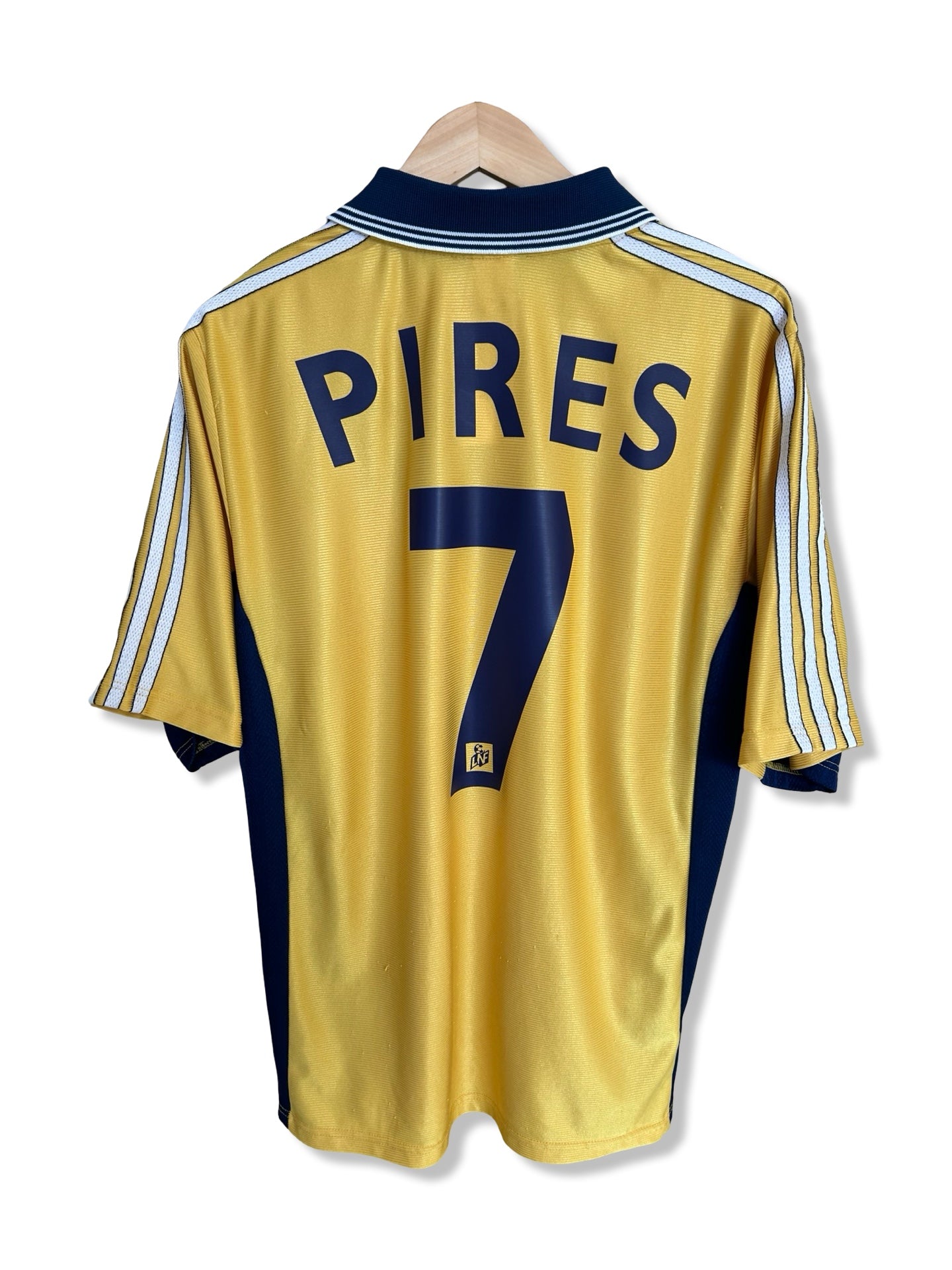 Olympique de Marseille 1998-99 Third Shirt - Pires #7 - L