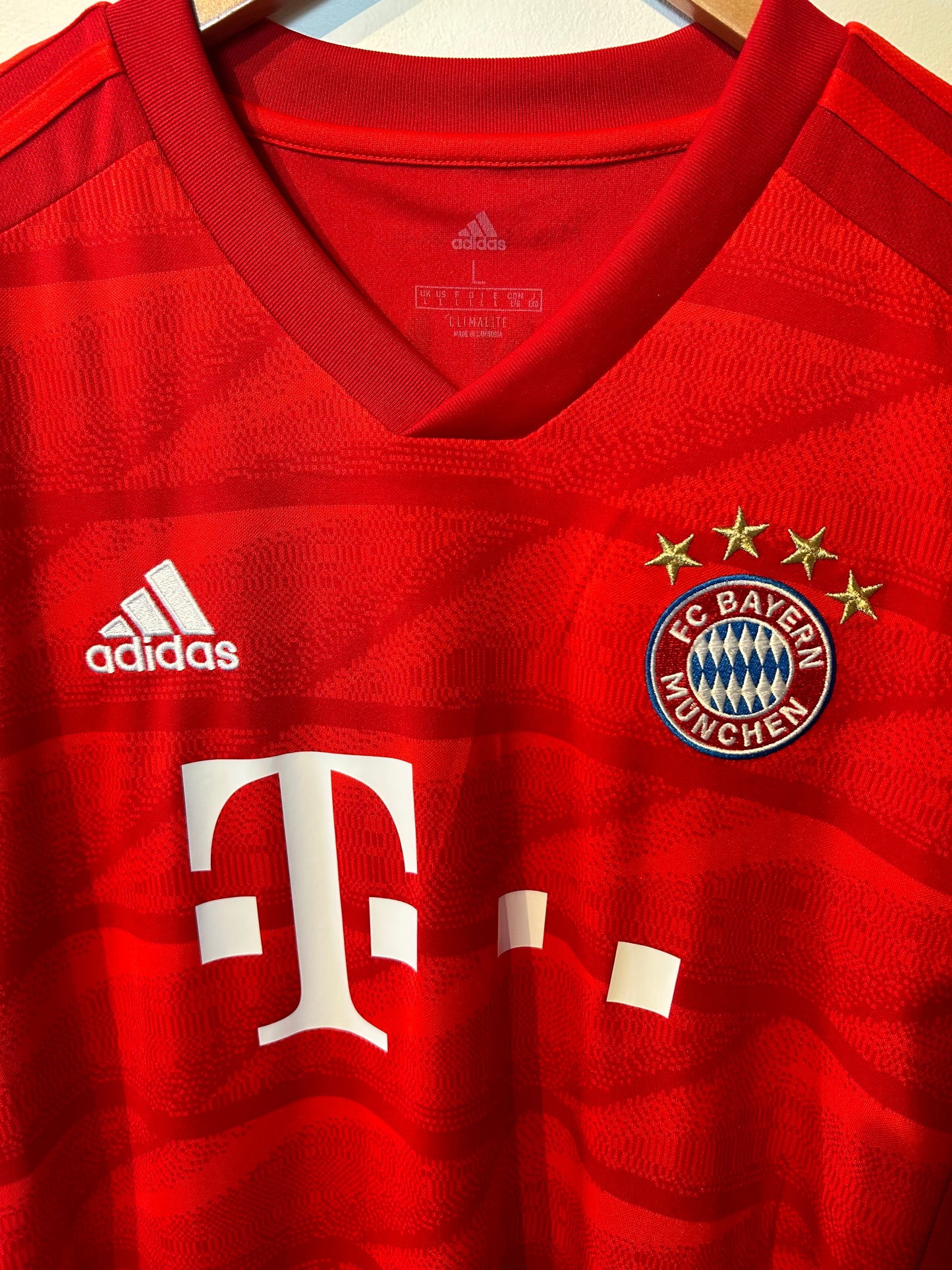 Bayern Munich 2019-20 Home Shirt, Alphonso Davies #19 - L