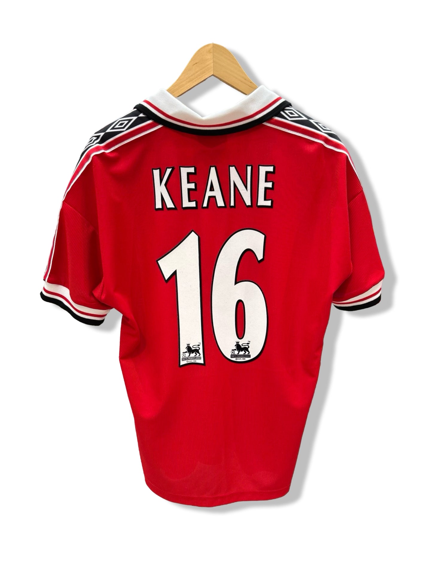Manchester United 1998-99 Home Shirt, #16 Roy Keane - M